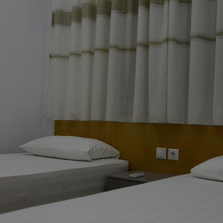 Mane Apartments ساراندا المظهر الخارجي الصورة