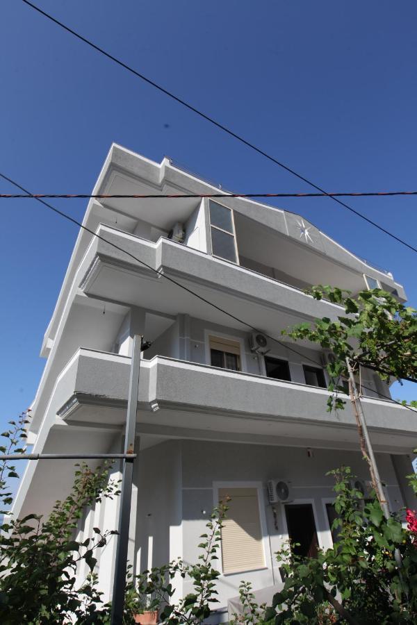 Mane Apartments ساراندا المظهر الخارجي الصورة