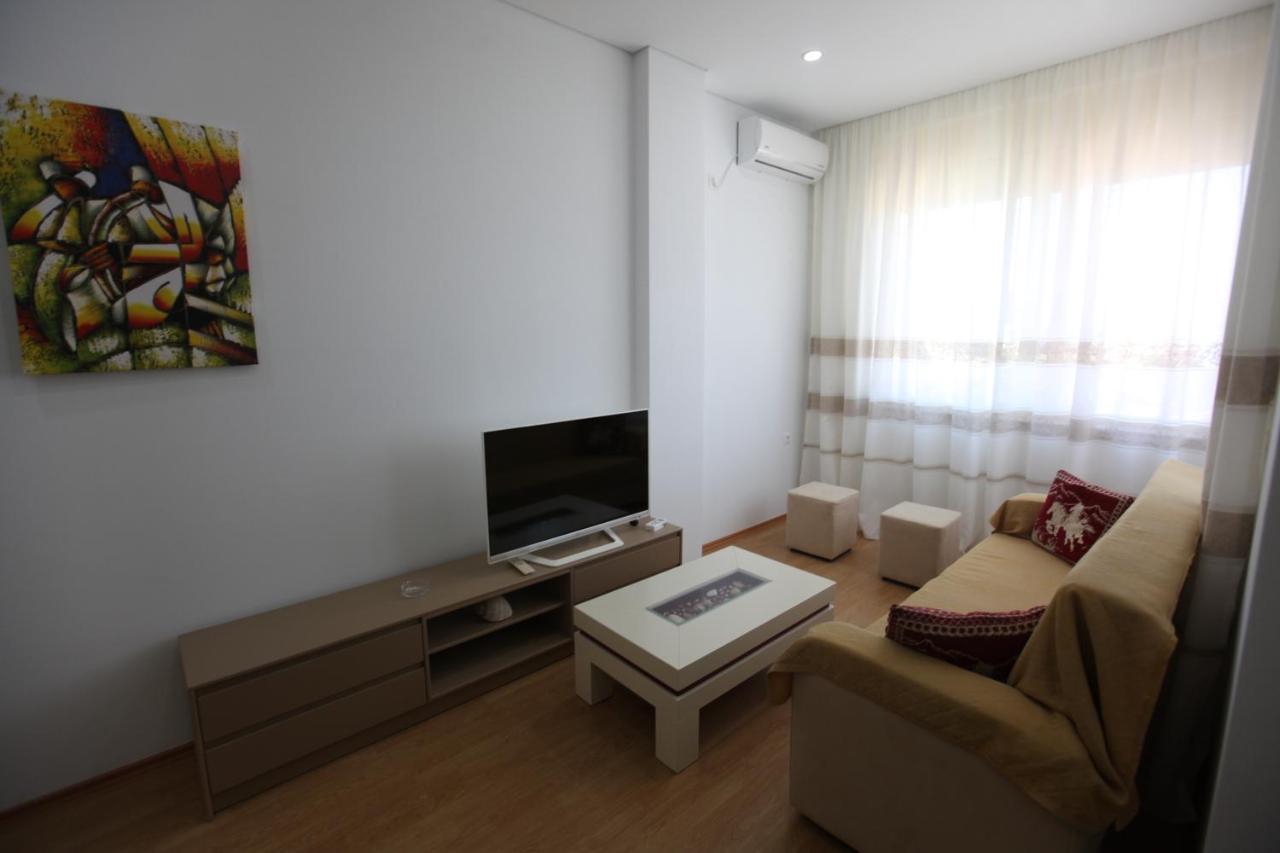 Mane Apartments ساراندا المظهر الخارجي الصورة