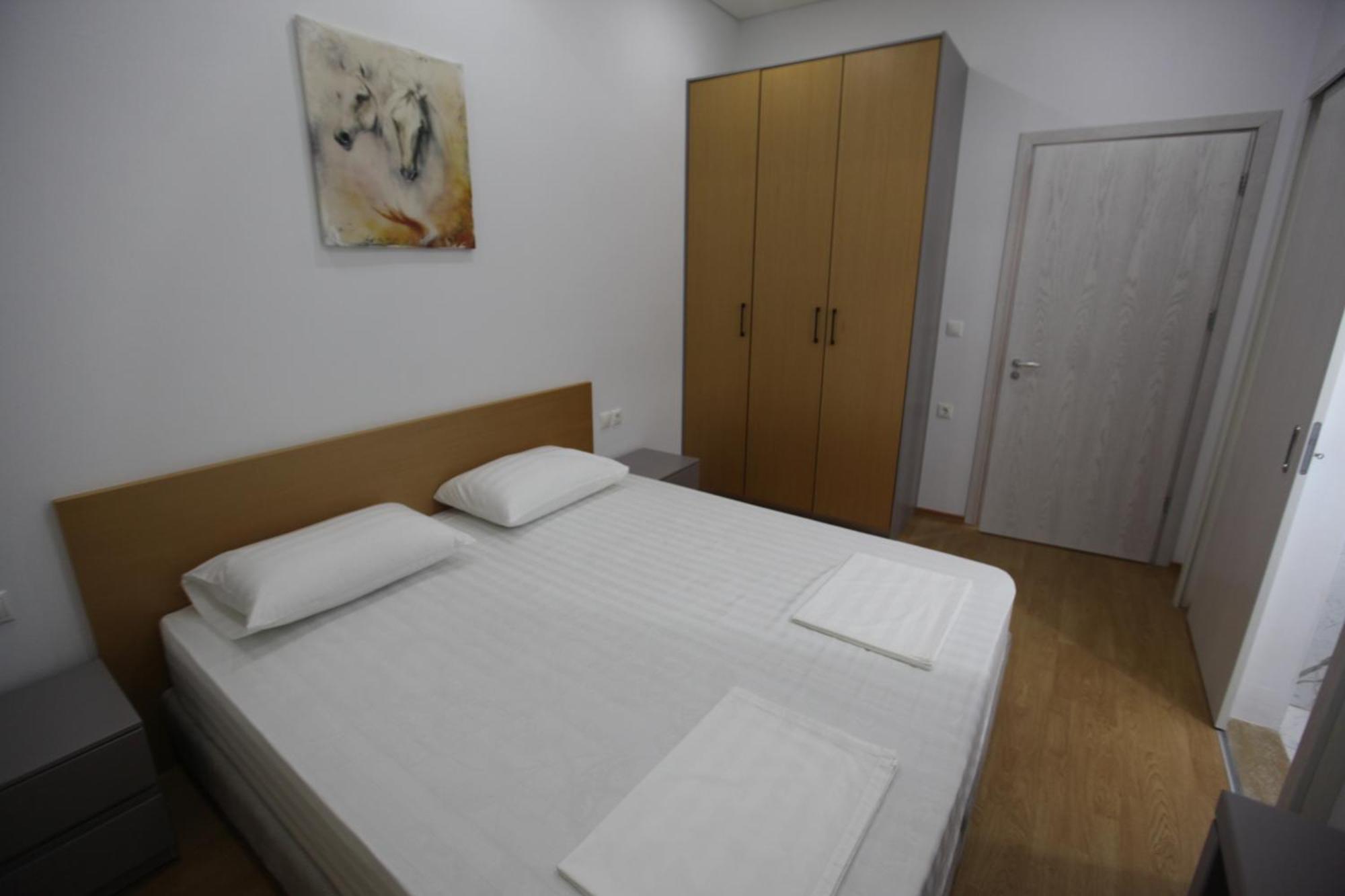 Mane Apartments ساراندا المظهر الخارجي الصورة