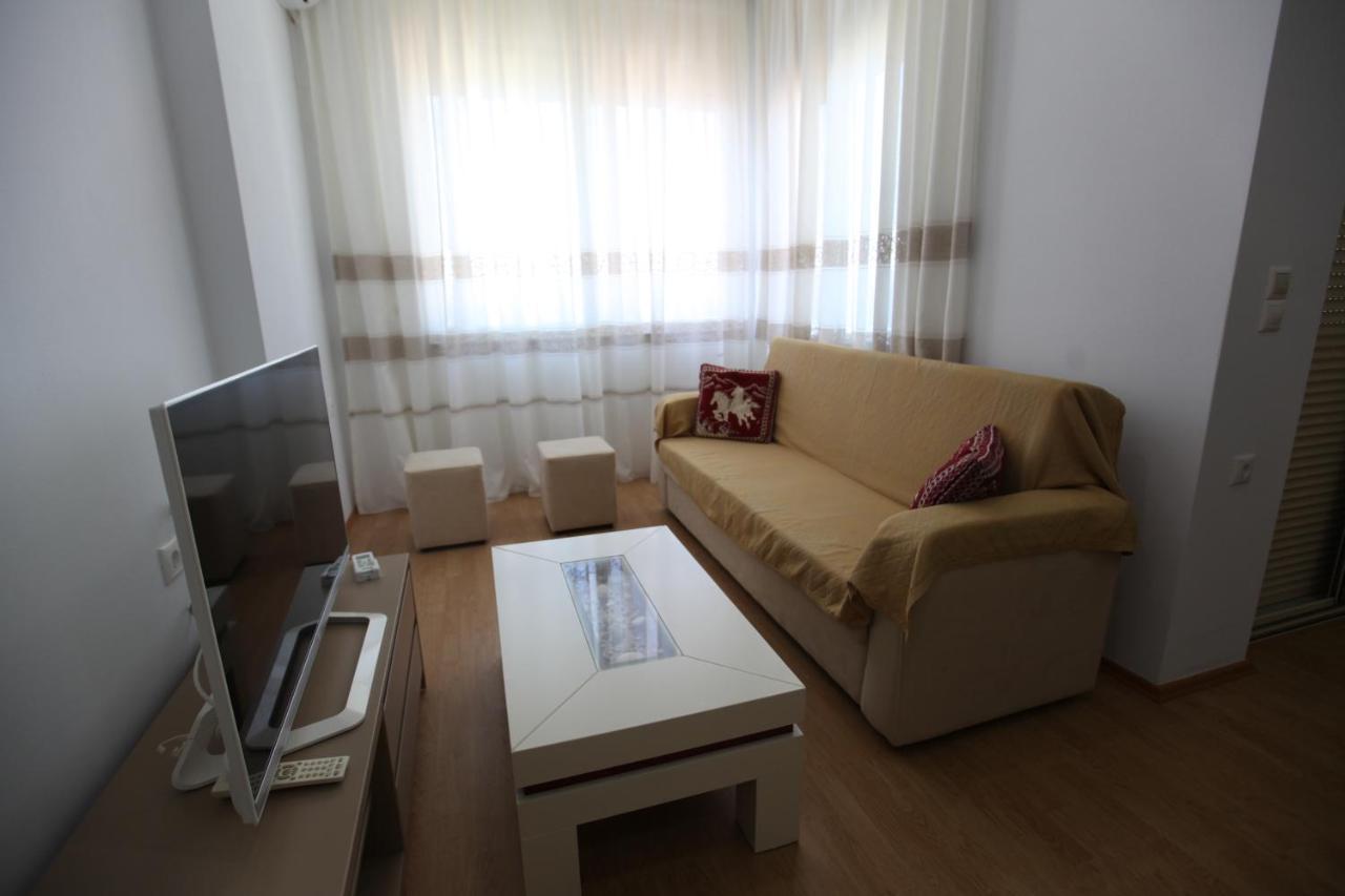 Mane Apartments ساراندا المظهر الخارجي الصورة