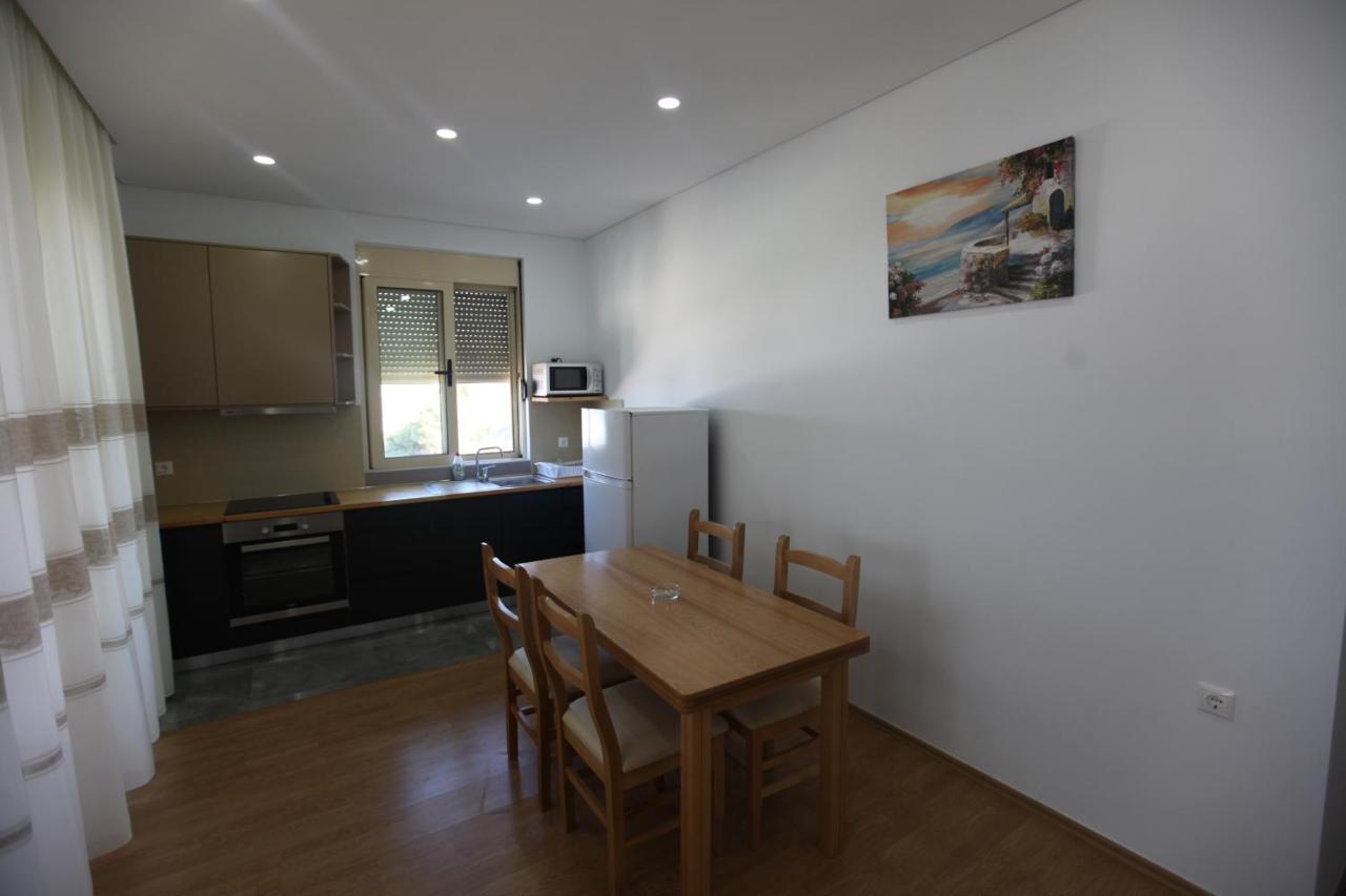 Mane Apartments ساراندا المظهر الخارجي الصورة