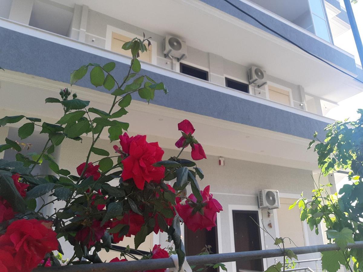 Mane Apartments ساراندا المظهر الخارجي الصورة