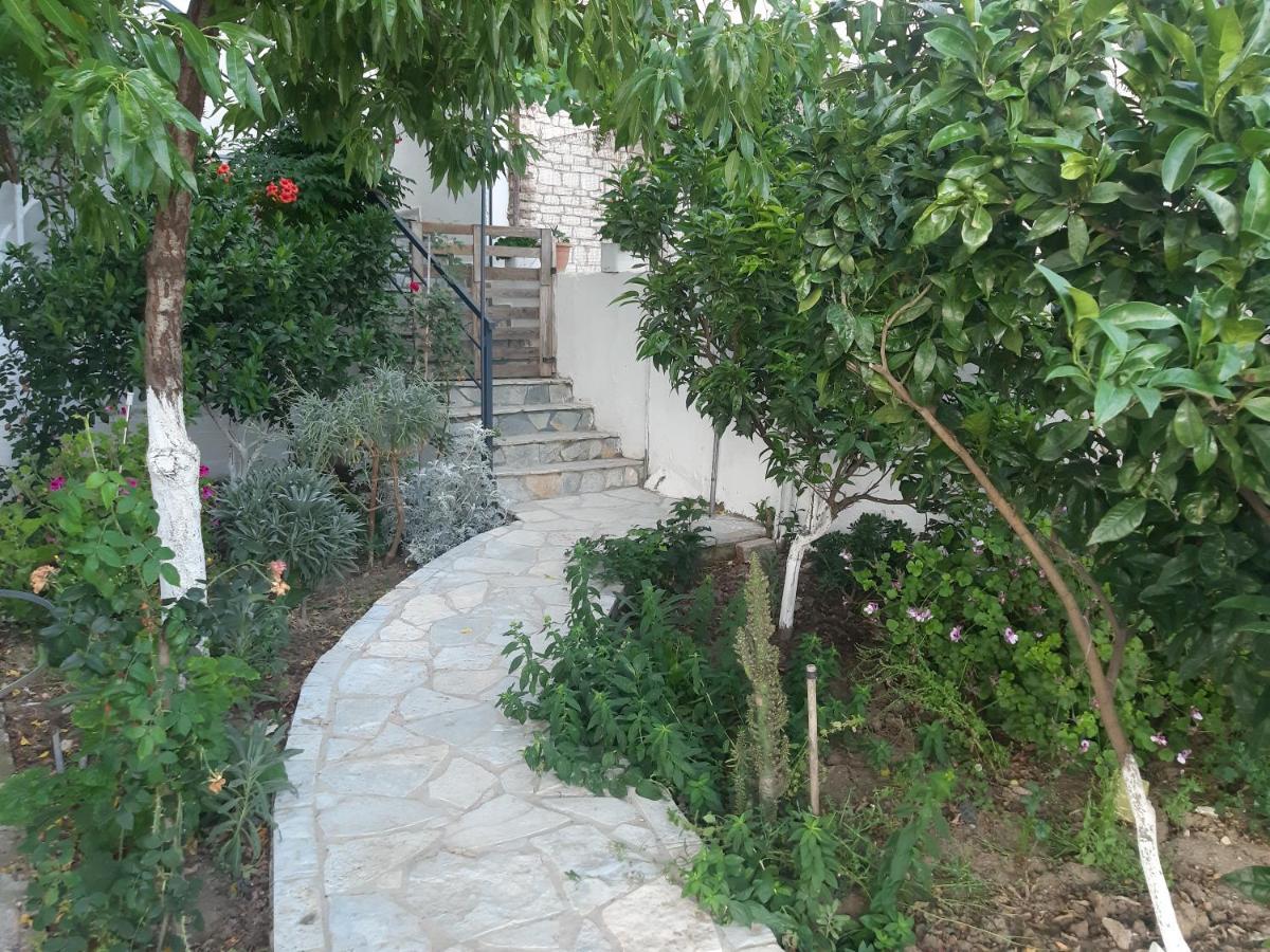 Mane Apartments ساراندا المظهر الخارجي الصورة