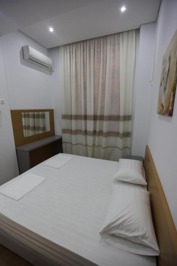 Mane Apartments ساراندا المظهر الخارجي الصورة