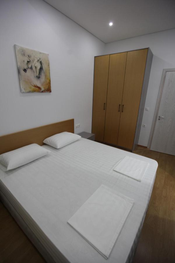 Mane Apartments ساراندا المظهر الخارجي الصورة