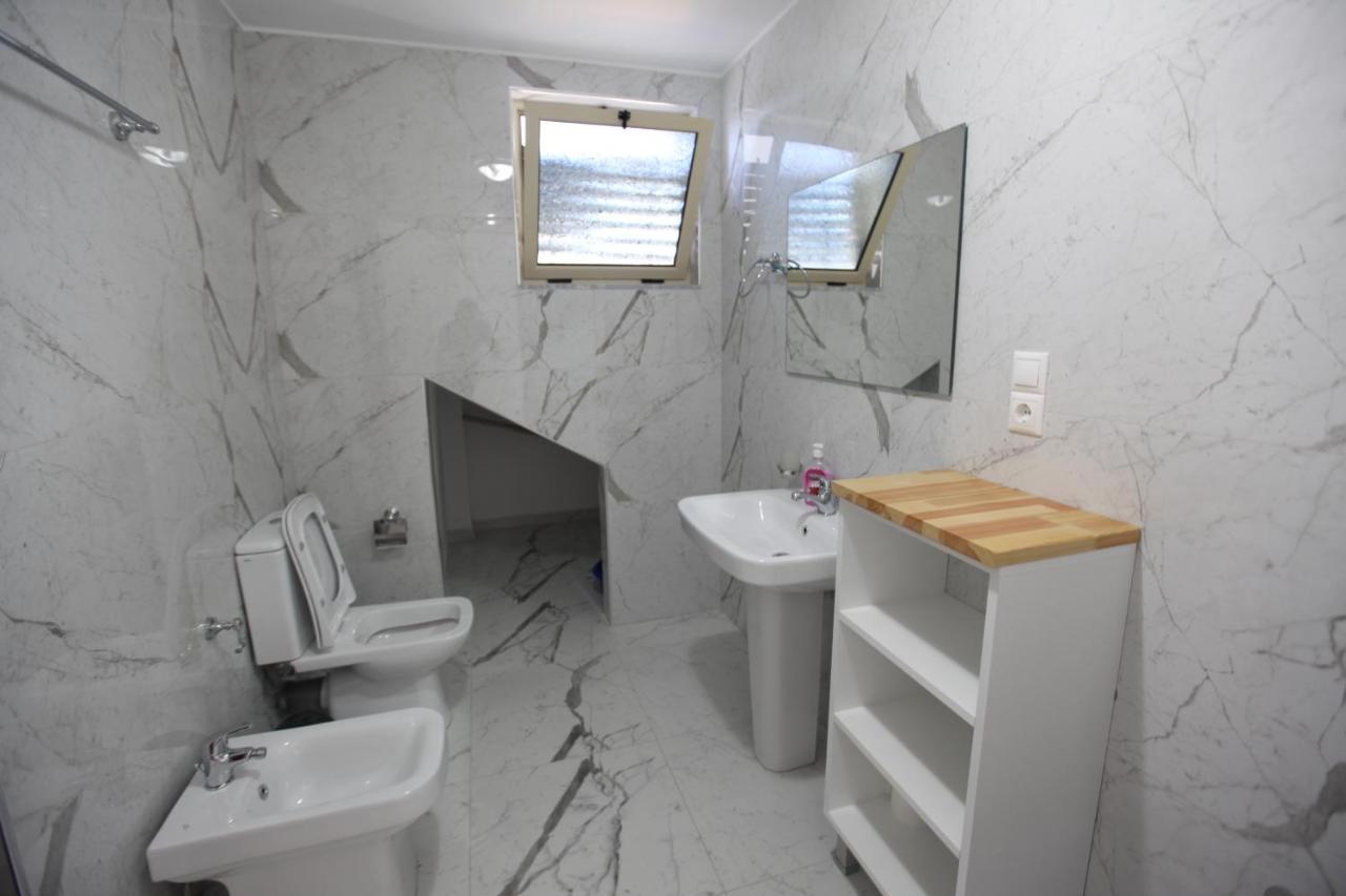 Mane Apartments ساراندا المظهر الخارجي الصورة