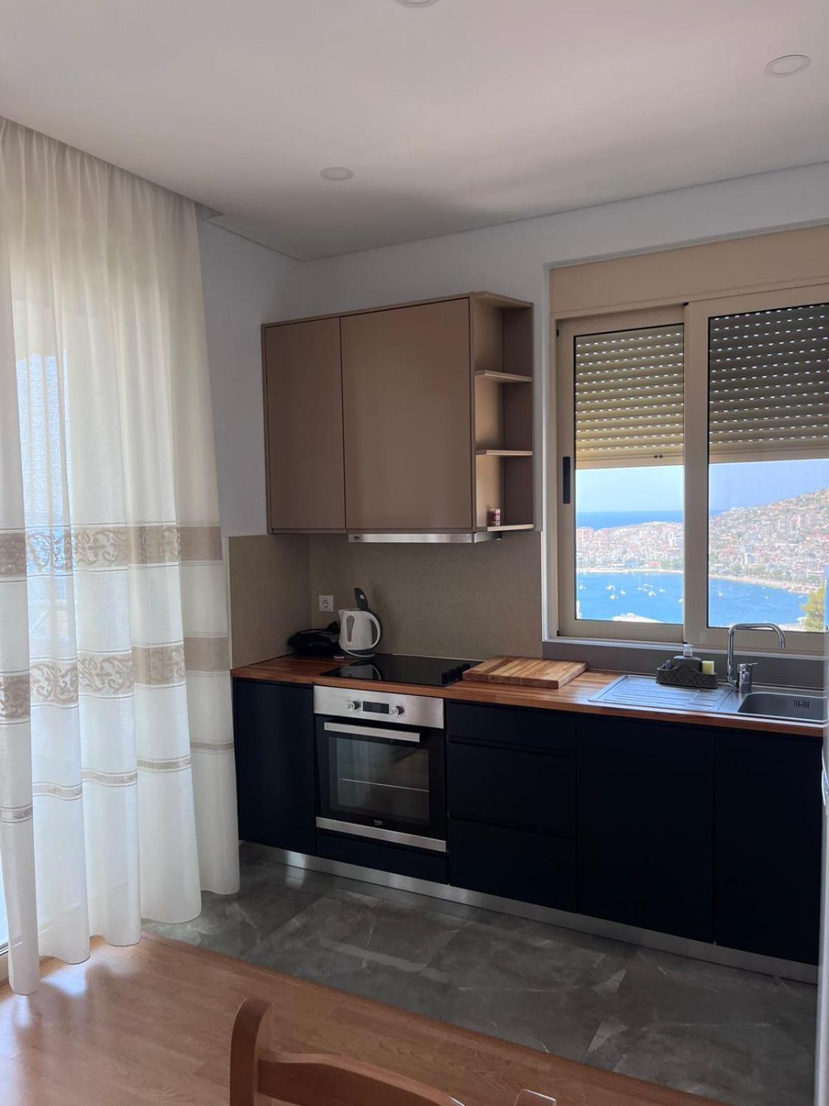 Mane Apartments ساراندا المظهر الخارجي الصورة
